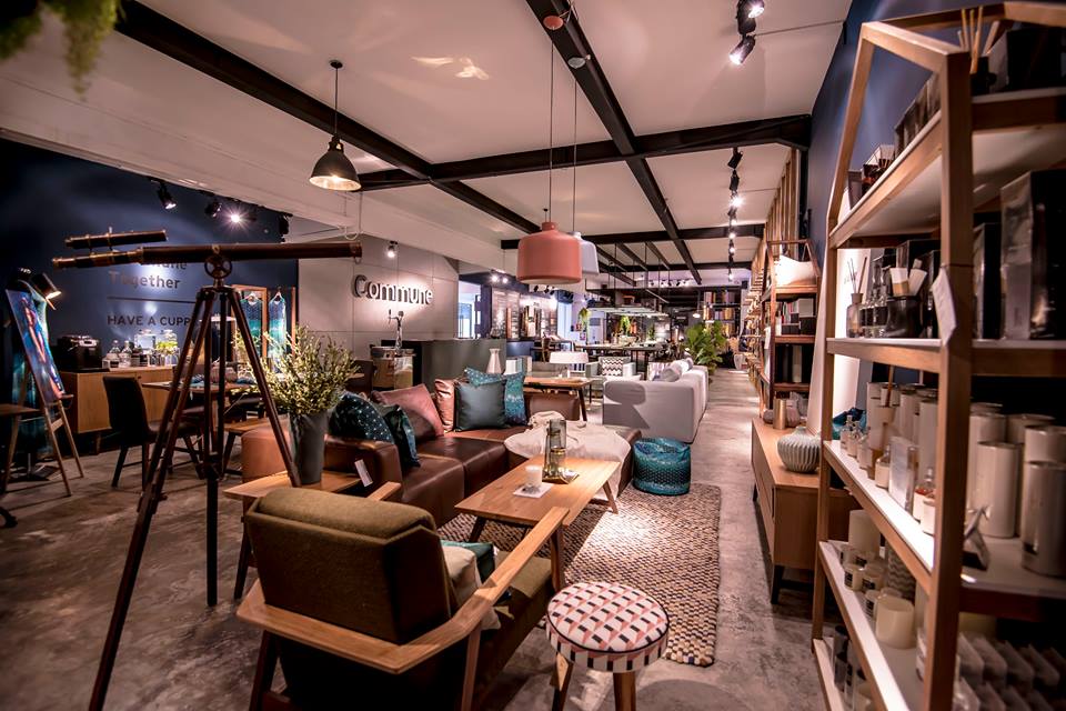 CASH & CARRY AT COMMUNE